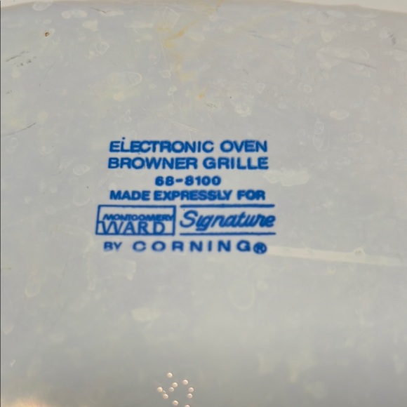 CorningWare White and Blue Floral Casserole with Glass Lid - Picture 6 of 6